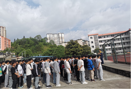 車輛工程系開展“5.12防災(zāi)減災(zāi)”應(yīng)急疏散消防演練