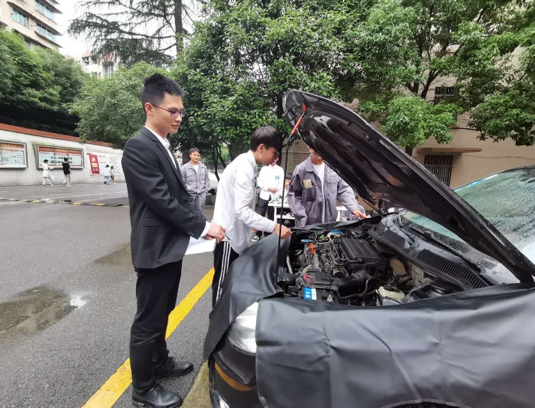 車輛工程系技能活動(dòng)周技能展示活動(dòng)簡報(bào)