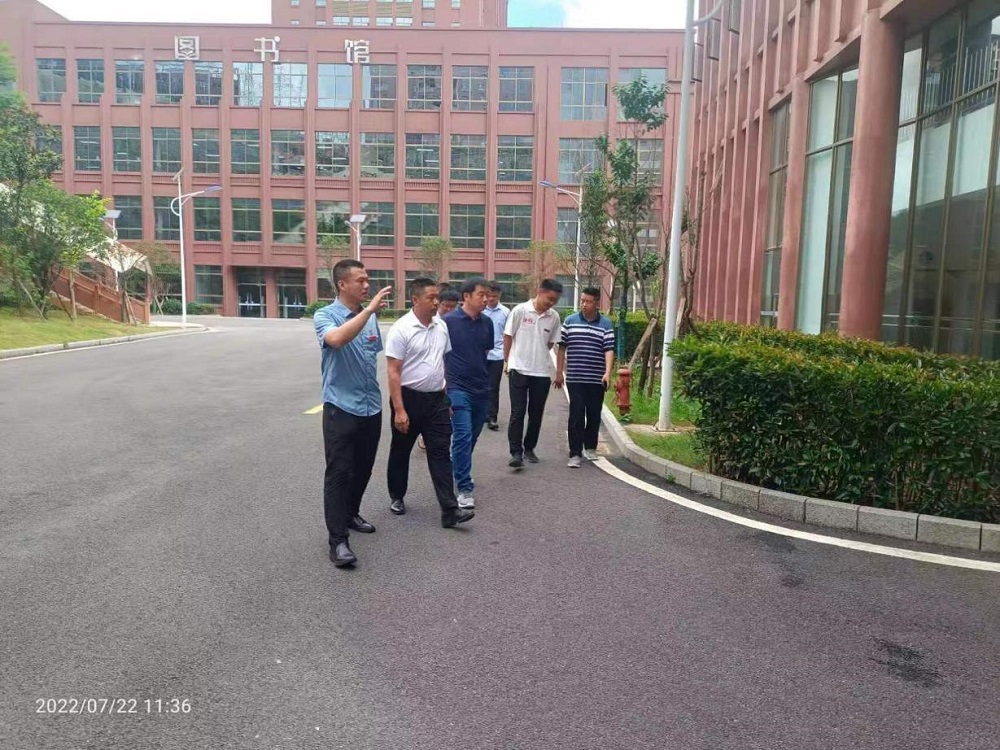 車輛工程系李光林大師工作室與李學友大師工作室一行開展交流研學活動