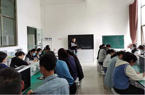 統(tǒng)一思想 凝聚共識(shí)  電氣工程系開(kāi)展政治理論學(xué)習(xí)