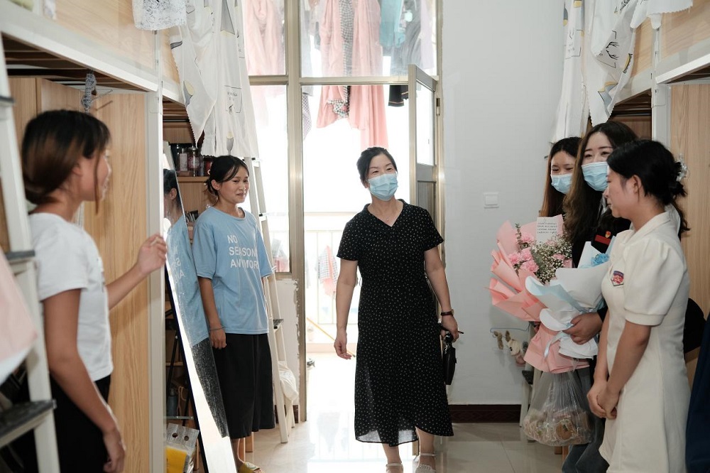 中秋話傳承   共抒育人情—管理工程系開展中秋慰問活動