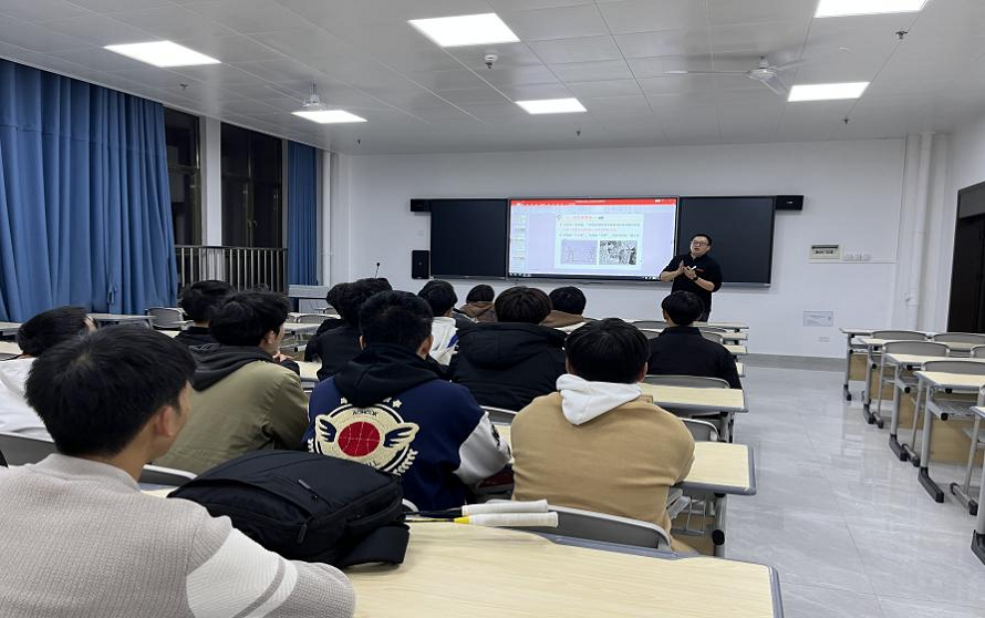 管理工程系羽毛球社開展羽毛球知識(shí)講座活動(dòng)