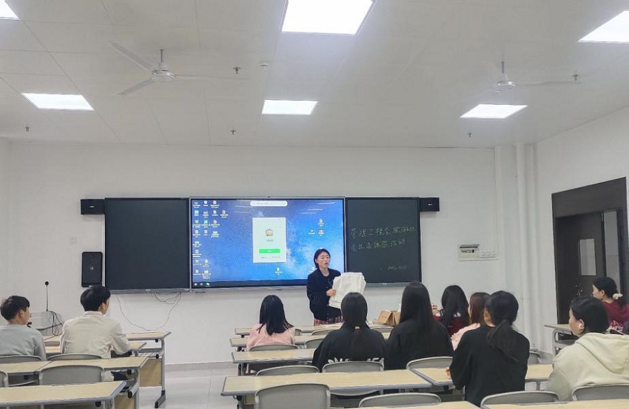 領(lǐng)略扎染魅力，傳承民族技藝 | 管理工程系旅游協(xié)會(huì)開展扎染體驗(yàn)活動(dòng)