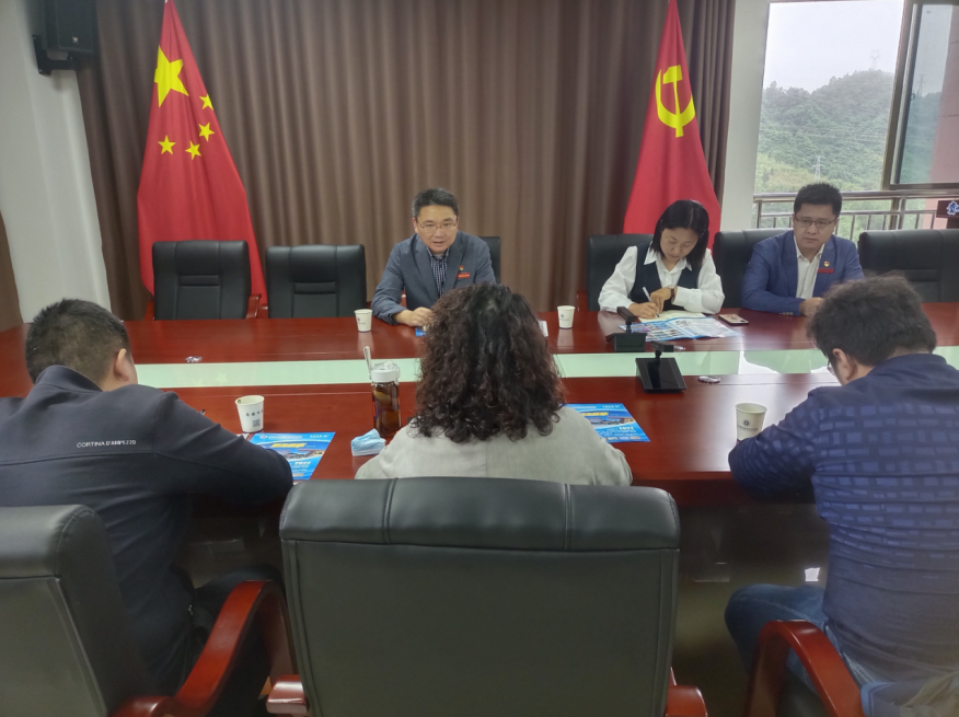 深入開展校企合作，開創(chuàng)校企互利共贏新局面-信息工程系與貴州漢信大數(shù)據(jù)產(chǎn)業(yè)有限公司開展校企合作交流